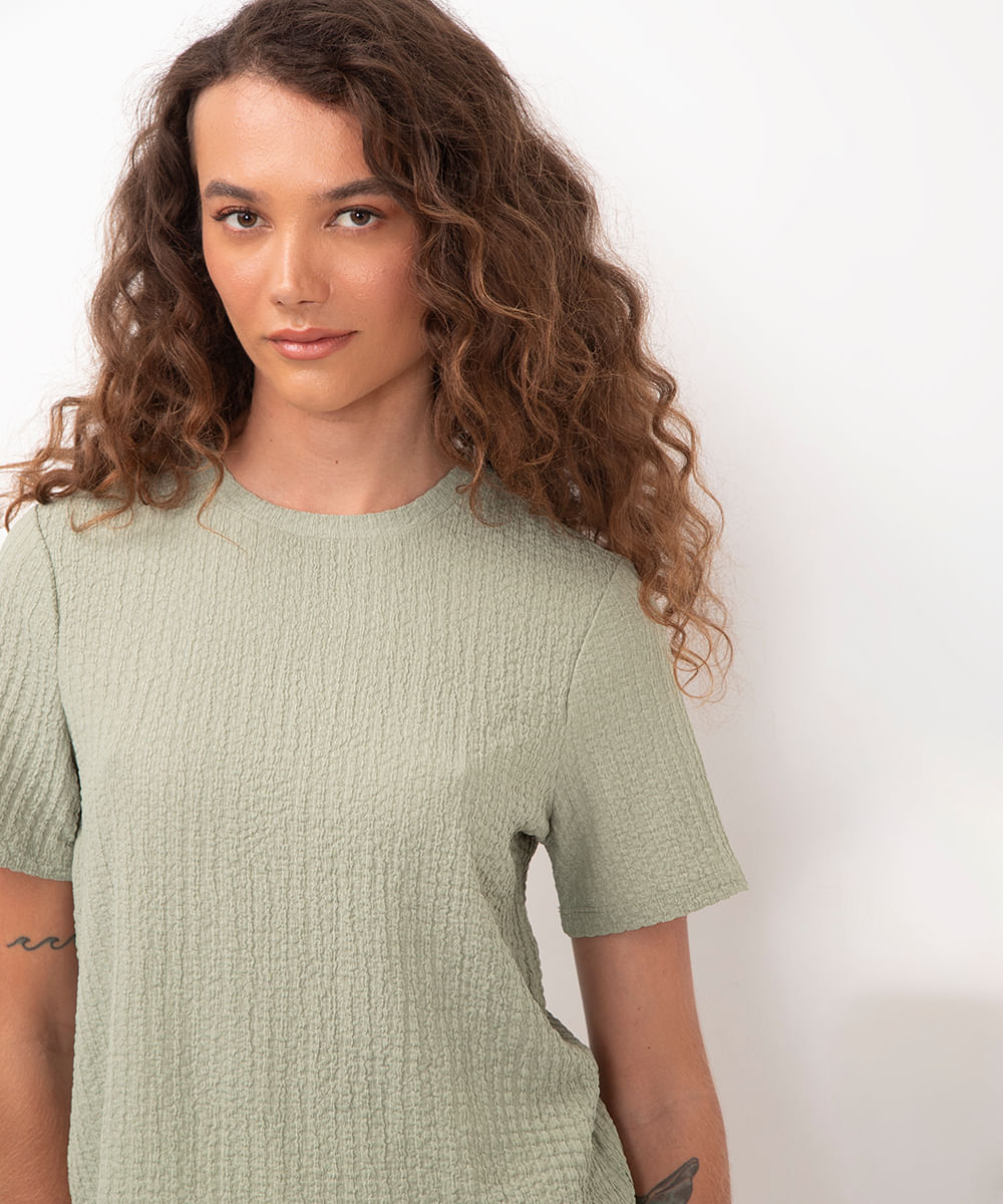 blusa texturizada manga curta verde