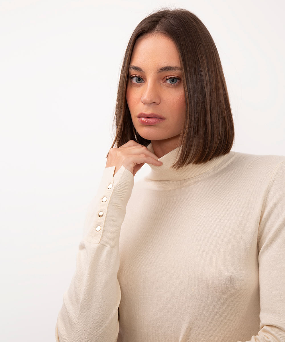 blusa gola alta manga longa botões - cru