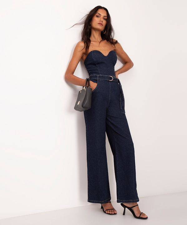 macacão jeans decote coração sem manga com cinto azul escuro G