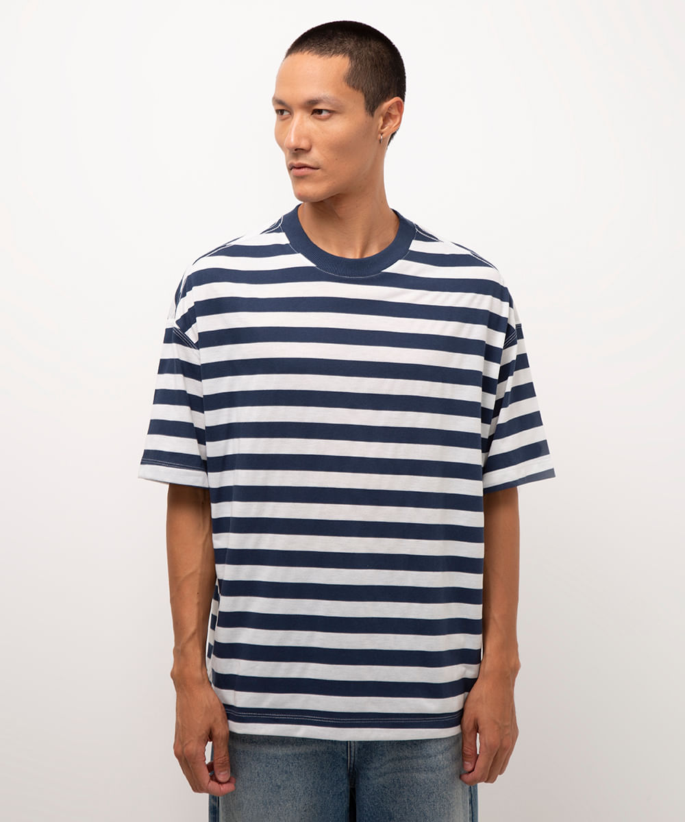 camiseta oversized listrada azul marinho