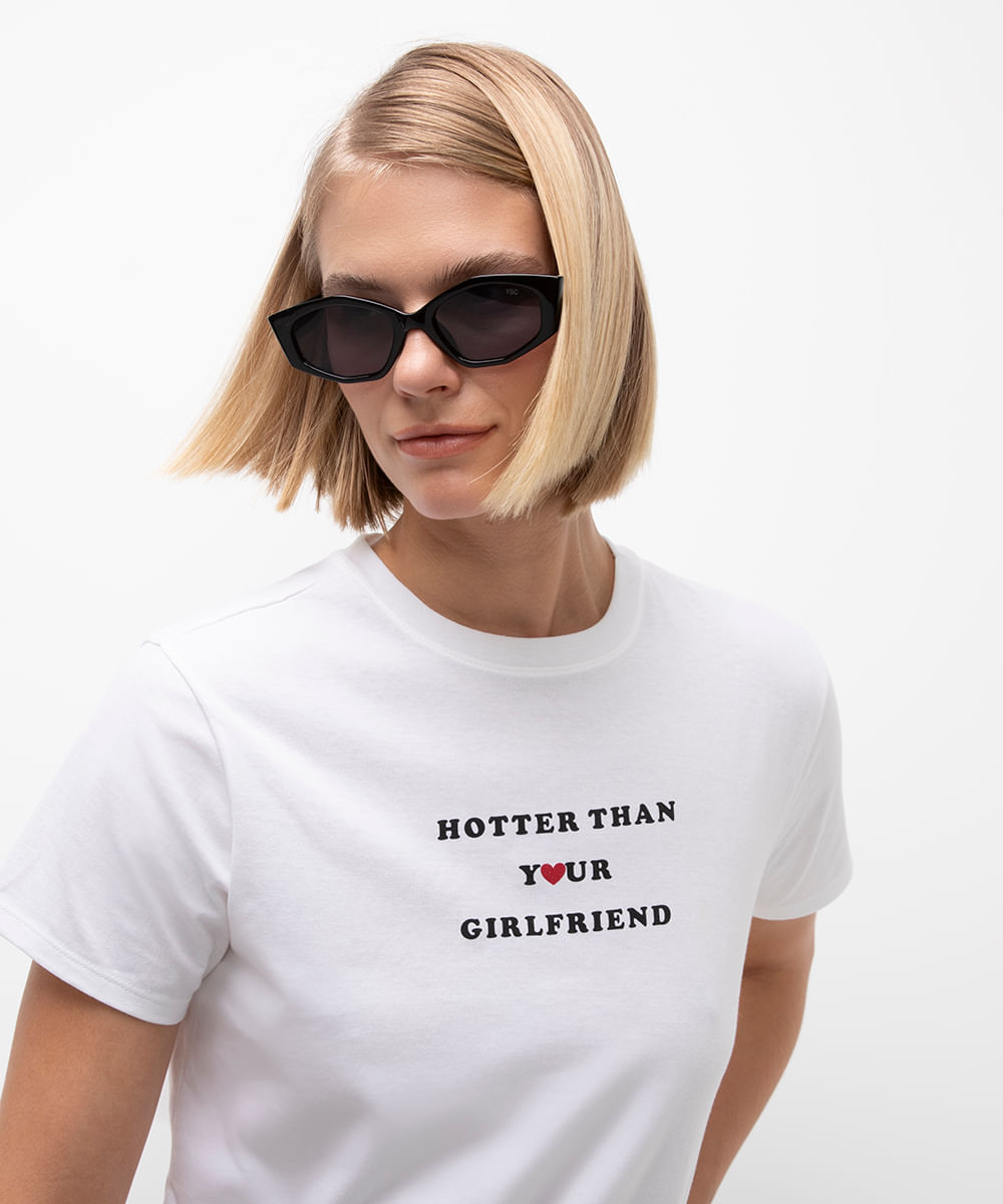 camiseta de algodão hotter than your girlfriend off white