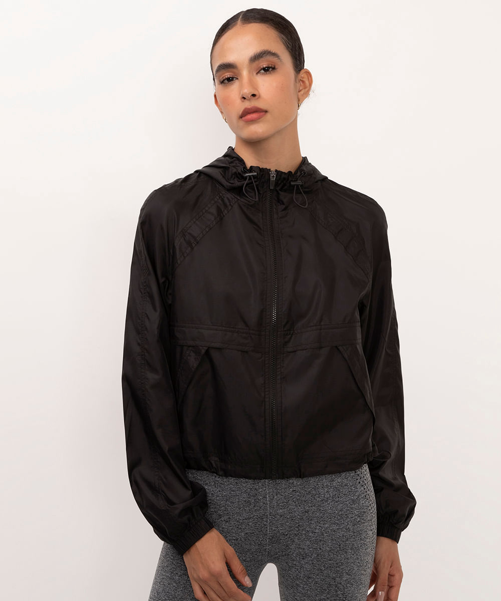 jaqueta corta vento com capuz esportiva ace - preto