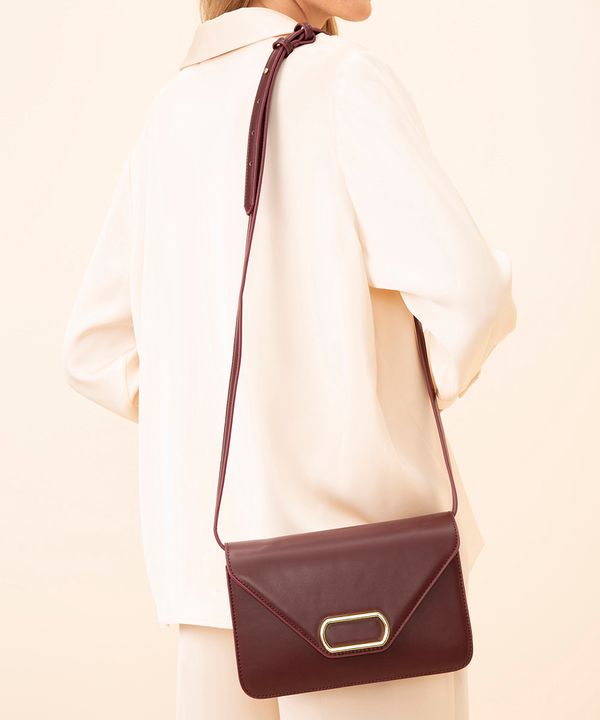 bolsa shoulder com fivela mindset vinho UNICO