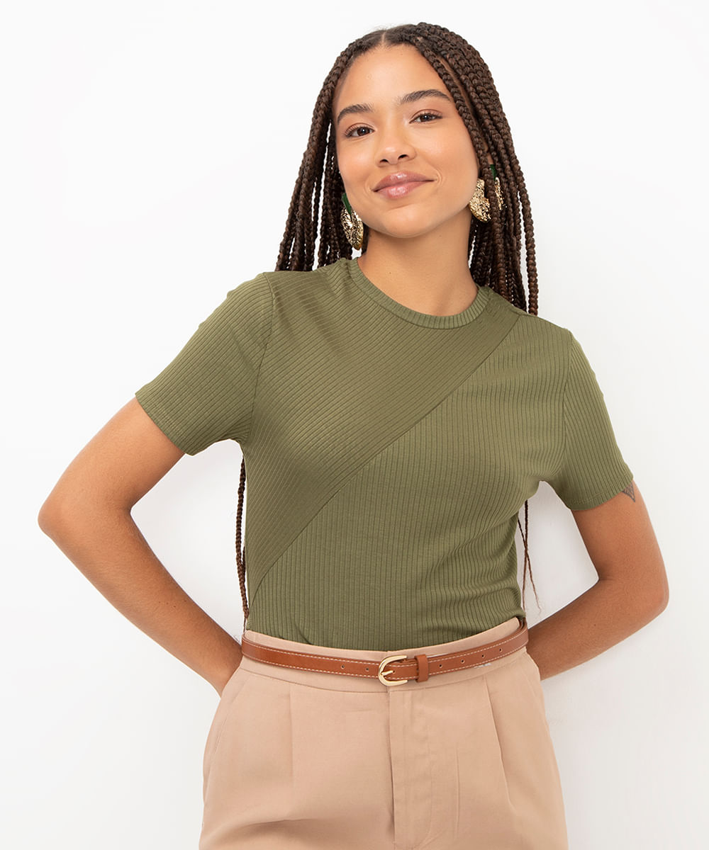 blusa de viscose canelada com recorte manga curta verde