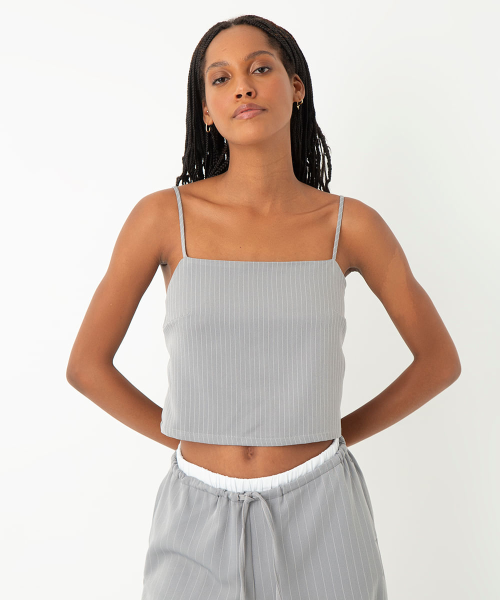 cropped de alfaiataria alça fina risca de giz cinza