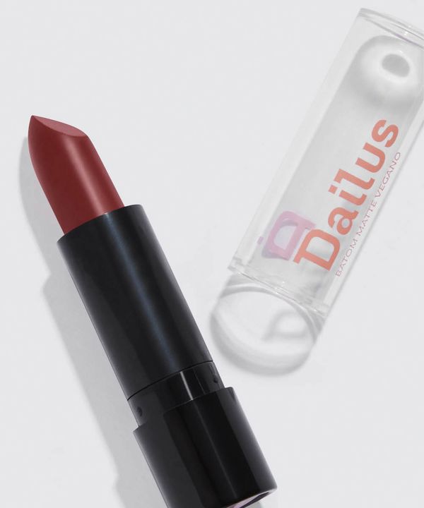 batom dailus matte decidida UNICO