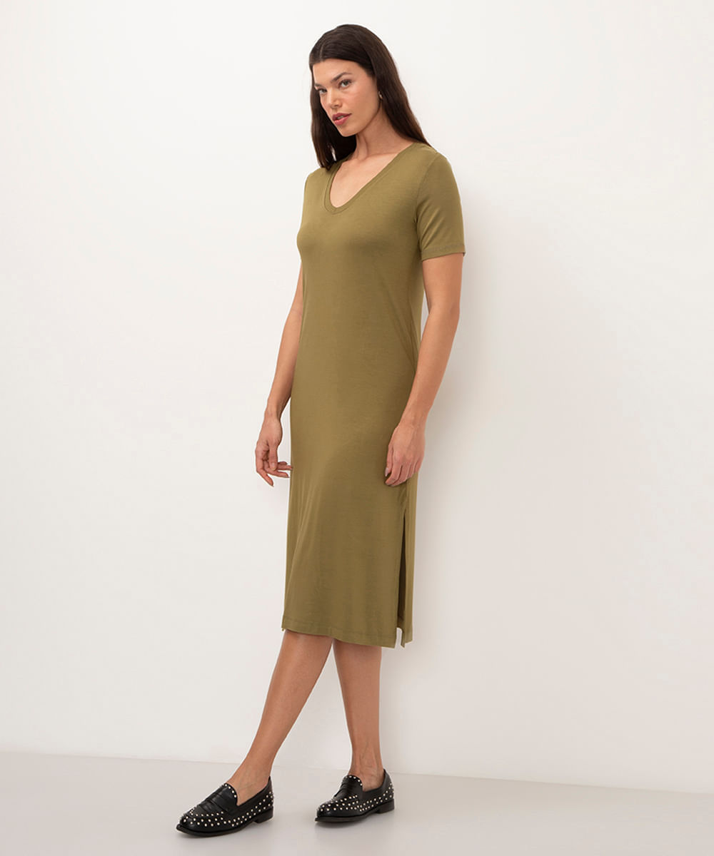 vestido midi básico de viscose decote v verde médio