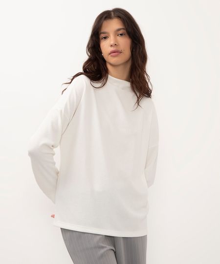 blusa texturizada gola alta off white PP