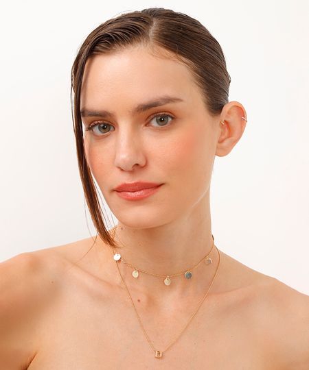 colar duplo letra d com medalhas dourado Unico colar duplo letra d com medalhas dourado Unico