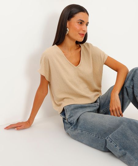 blusa decote v manga curta ampla texturizada bege PP