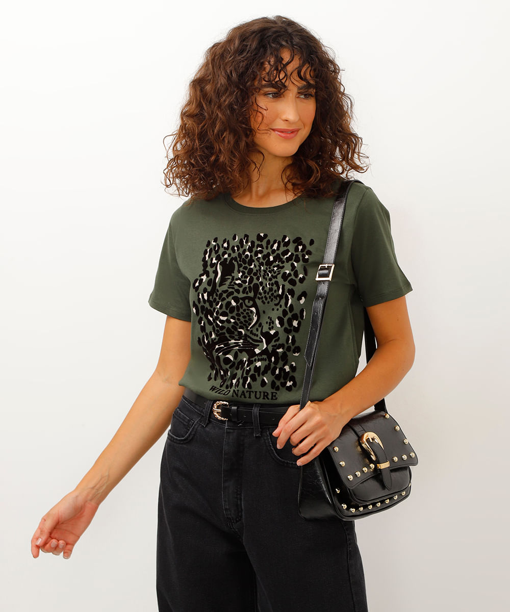 camiseta de algodão manga curta animal print verde militar