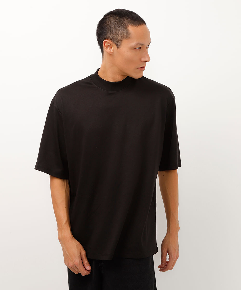 camiseta de algodão gola alta preta