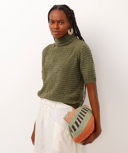 blusa de tricot gola alta texturizada em poá verde militar PP blusa de tricot gola alta texturizada em poá verde militar PP