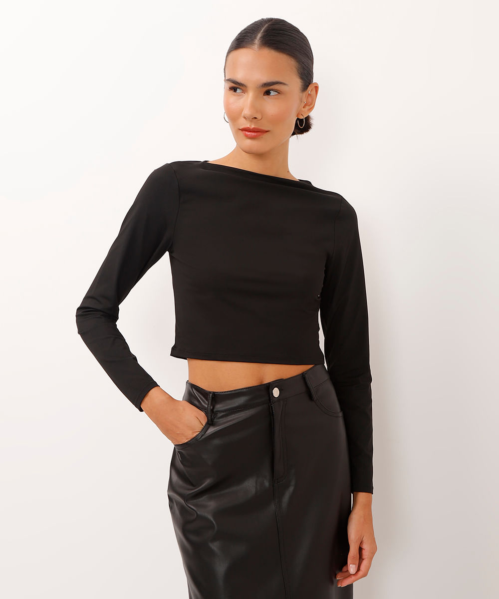 blusa cropped decote canoa manga longa preta