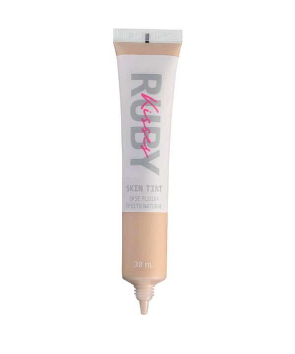 base fluida efeito natural skin tint cor 131 ruby kisses UNICO