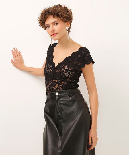 blusa rendada decote v  off white - preto PP blusa rendada decote v  off white - preto PP