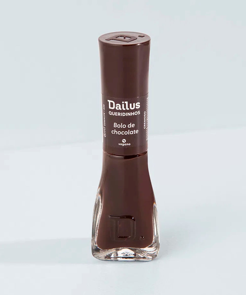 esmalte dailus bolo de chocolate marrom