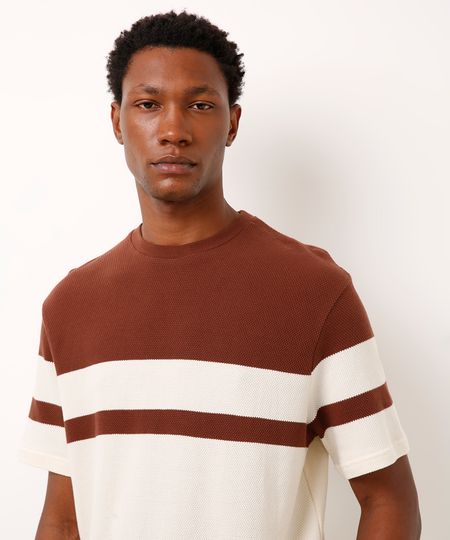camiseta comfort texturizada listrada manga curta - marrom P camiseta comfort texturizada listrada manga curta - marrom P