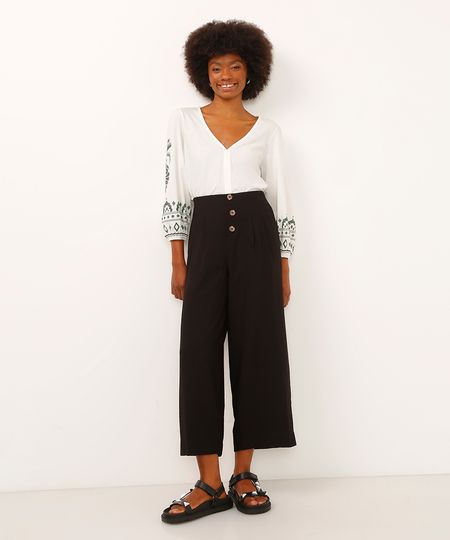 calça wide leg cropped com botões e pregas preta 34
