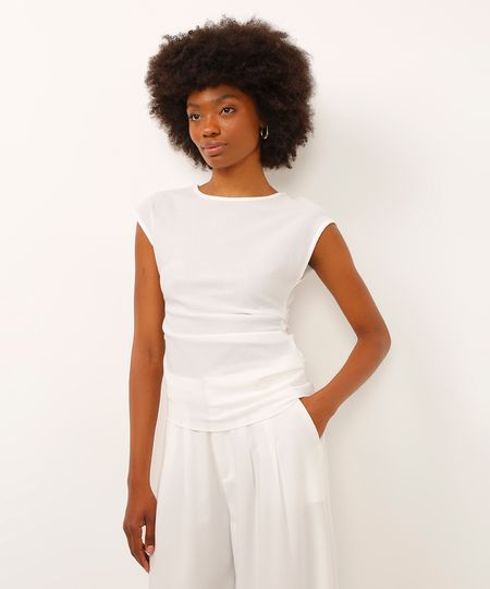blusa alongada texturizada com franzido off white PP