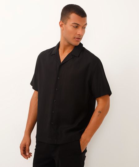 camisa relaxed de viscose manga curta preta PP