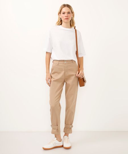 calça mom de sarja martingale na barra sawary bege 42