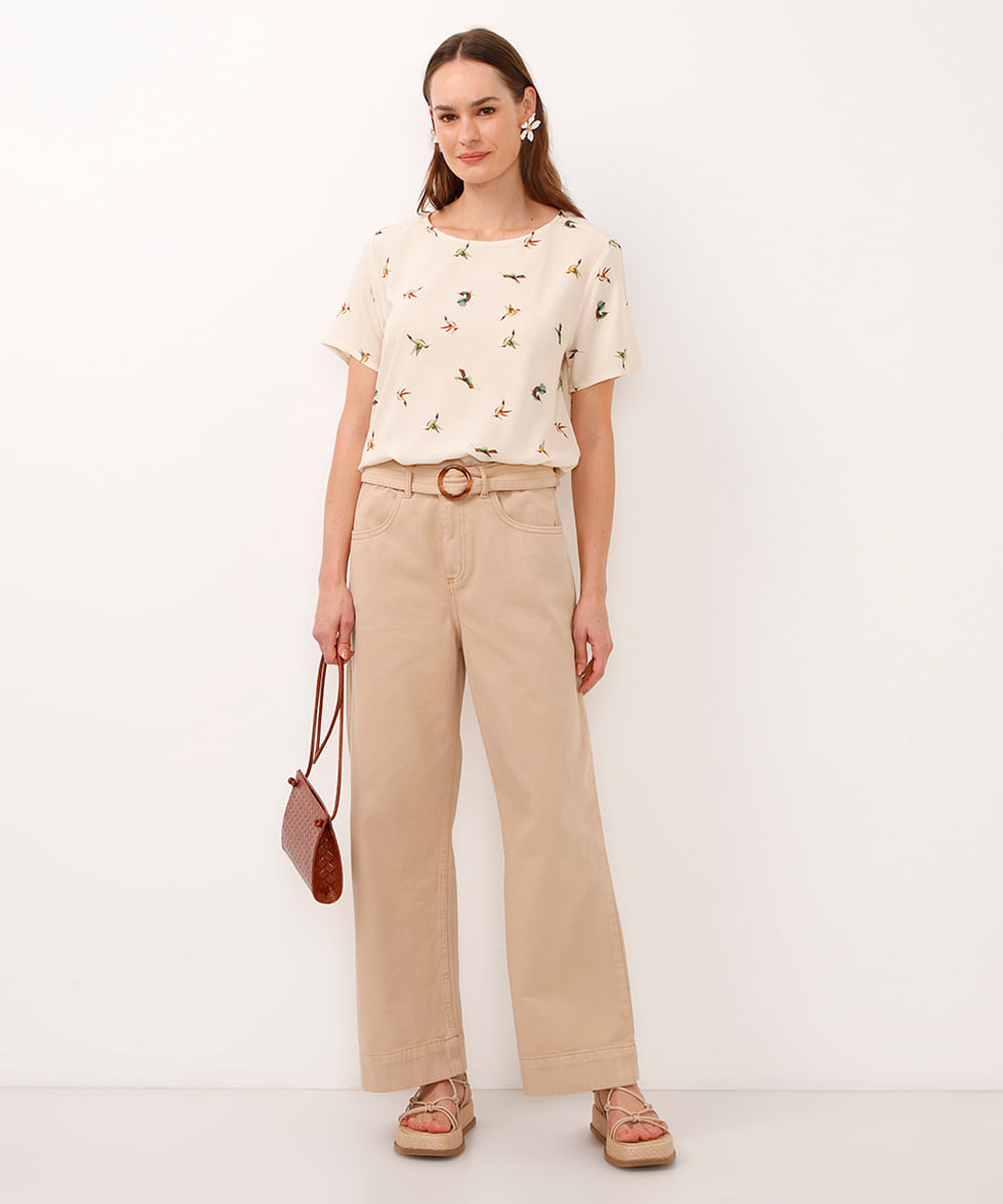 calça de sarja wide leg cropped com cinto bege