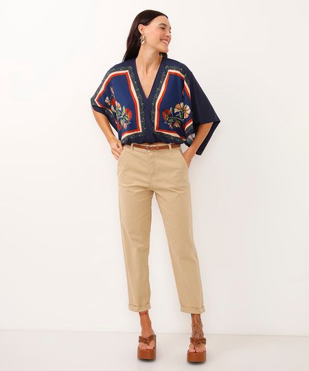 calça carrot de sarja cintura alta com cinto bege 38