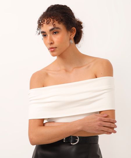 blusa de viscose decote ombro a ombro off white G