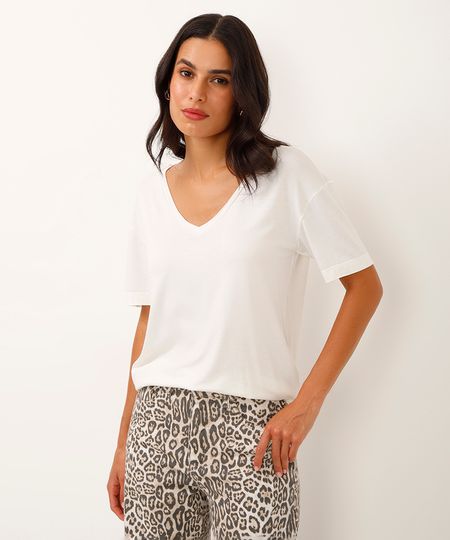 camiseta básica viscose decote v manga curta off white PP