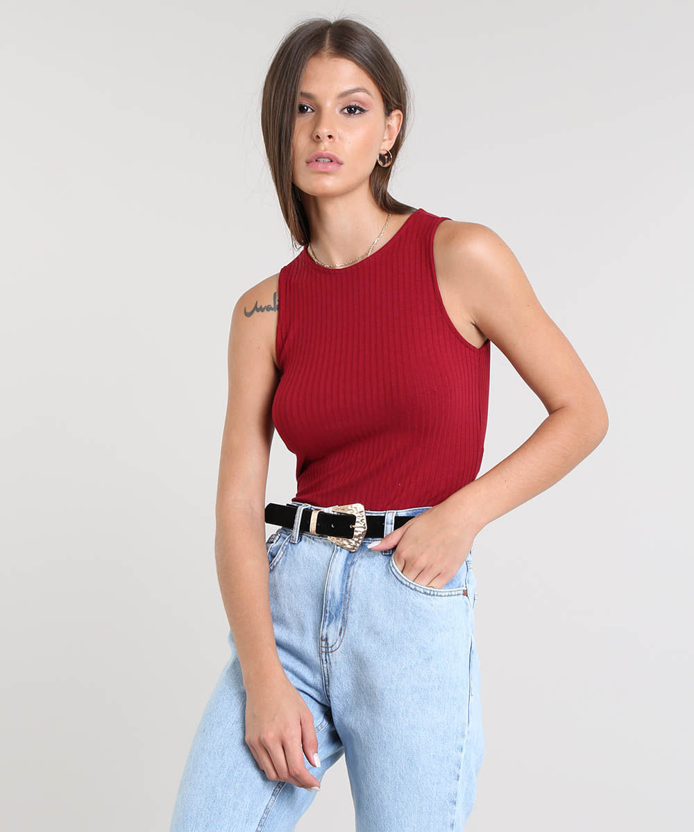 regata básica cropped canelada vermelho escuro