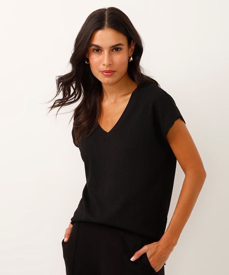 camiseta decote v manga curta texturizada preta P