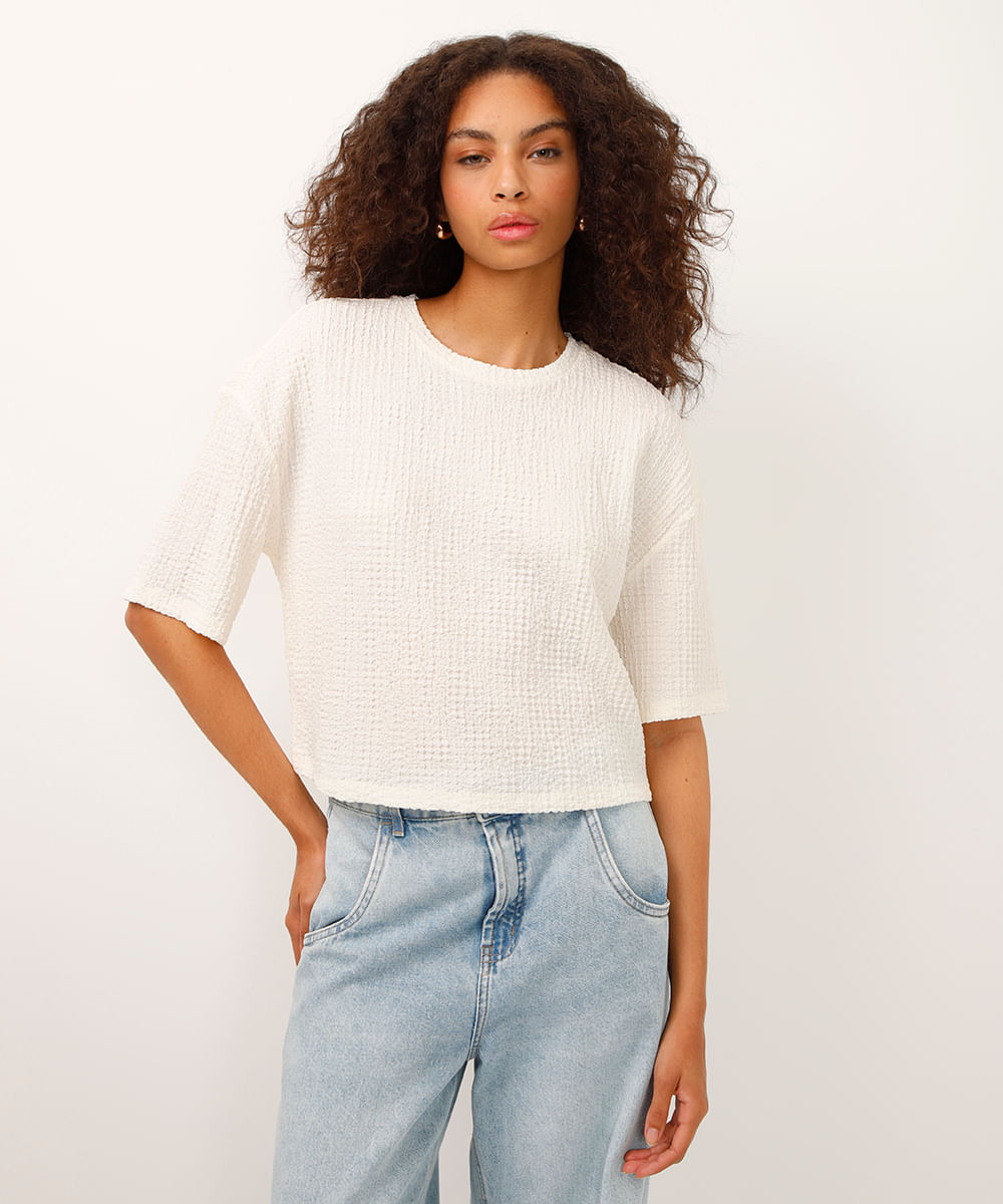 blusa decote redondo manga curta texturizada off white