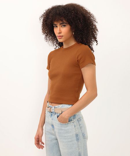 blusa baby look manga curta canelada marrom PP