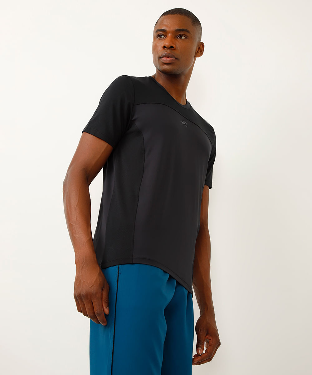 camiseta slim manga curta com recortes esportiva preta