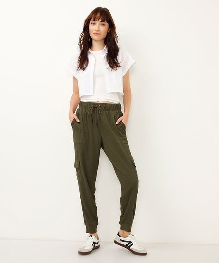 calça jogger bolsos cargo texturizada - verde militar P calça jogger bolsos cargo texturizada - verde militar P
