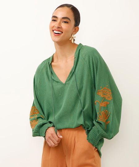 bata de viscose manga bufante floral com lurex verde PP