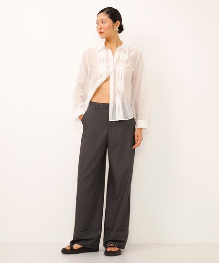 calça wide leg de alfaiataria barra dobrada cinza 44