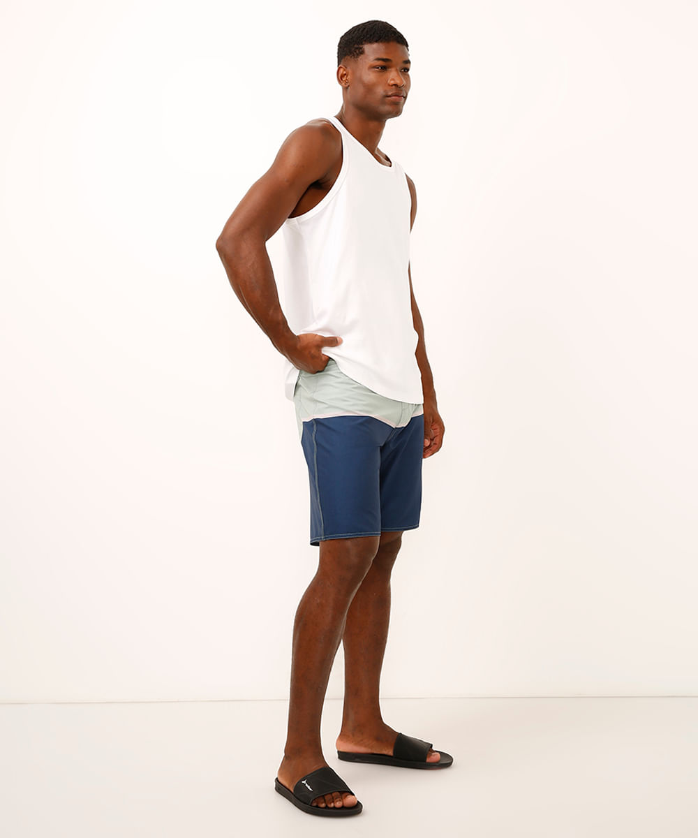bermuda boardshort reta listrada azul