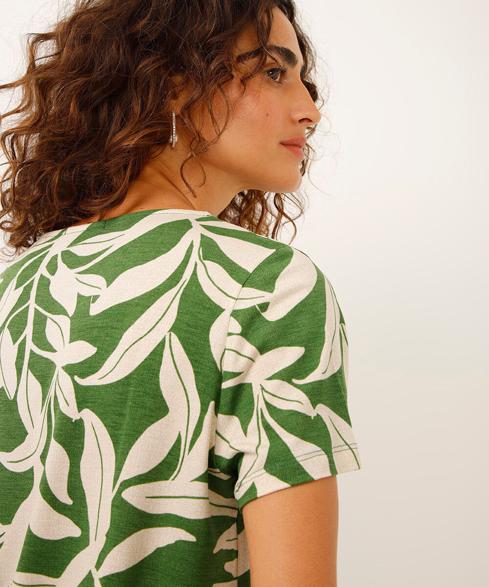 blusa de viscose decote v folhagem verde
