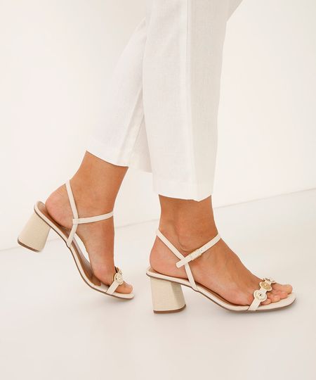 sandália tira fina com tachas salto texturizado oneself off white 35 sandália tira fina com tachas salto texturizado oneself off white 35