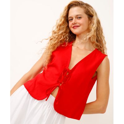 colete com linho e amarração vermelho