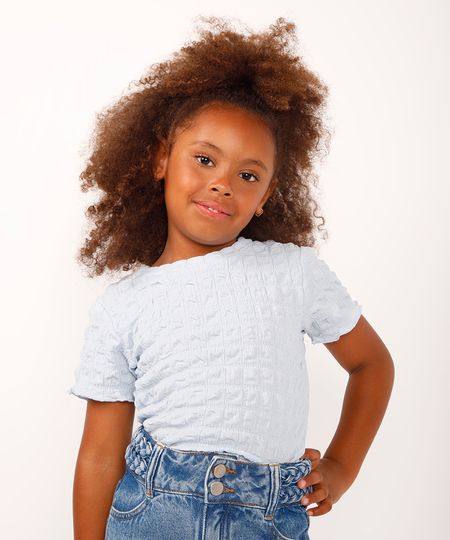 blusa infantil texturizada com frufru azul 4