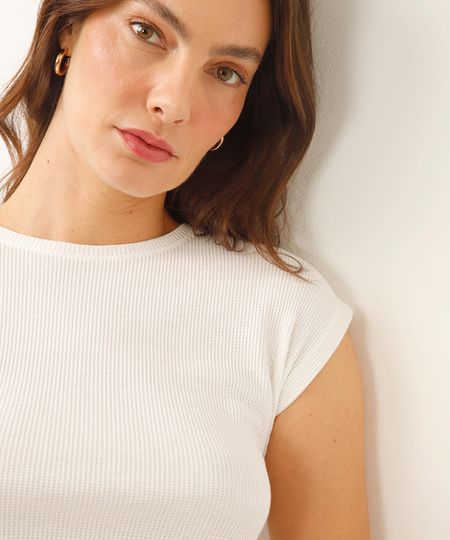 cropped texturizado decote redondo off white PP cropped texturizado decote redondo off white PP