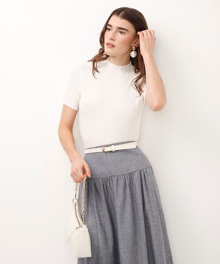 blusa de tricot texturizada gola alta off white M blusa de tricot texturizada gola alta off white M