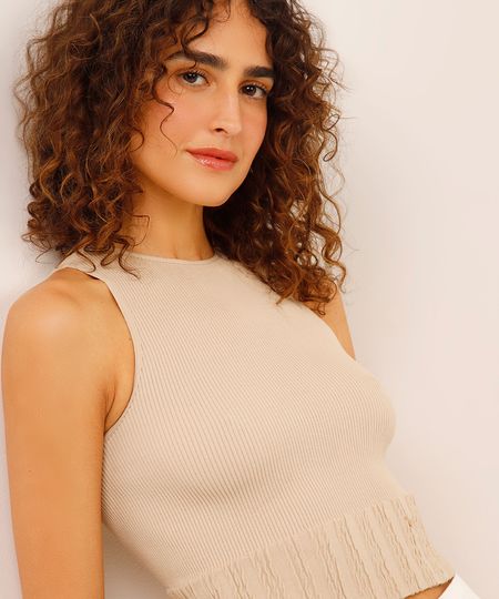 cropped canelado halter neck alça média bege M cropped canelado halter neck alça média bege M