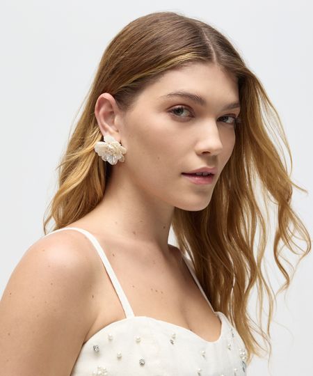 brinco floral perolado patbo off white UNICO