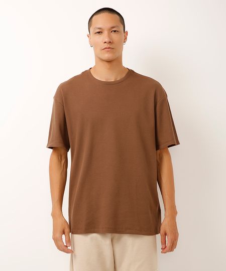 camiseta relaxed de algodão texturizada marrom PP camiseta relaxed de algodão texturizada marrom PP
