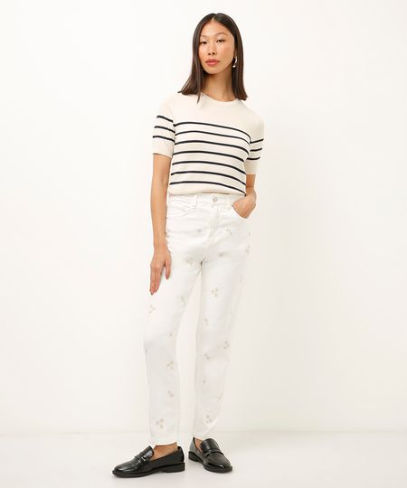 calça mom de sarja com bordado floral off white 44 calça mom de sarja com bordado floral off white 44