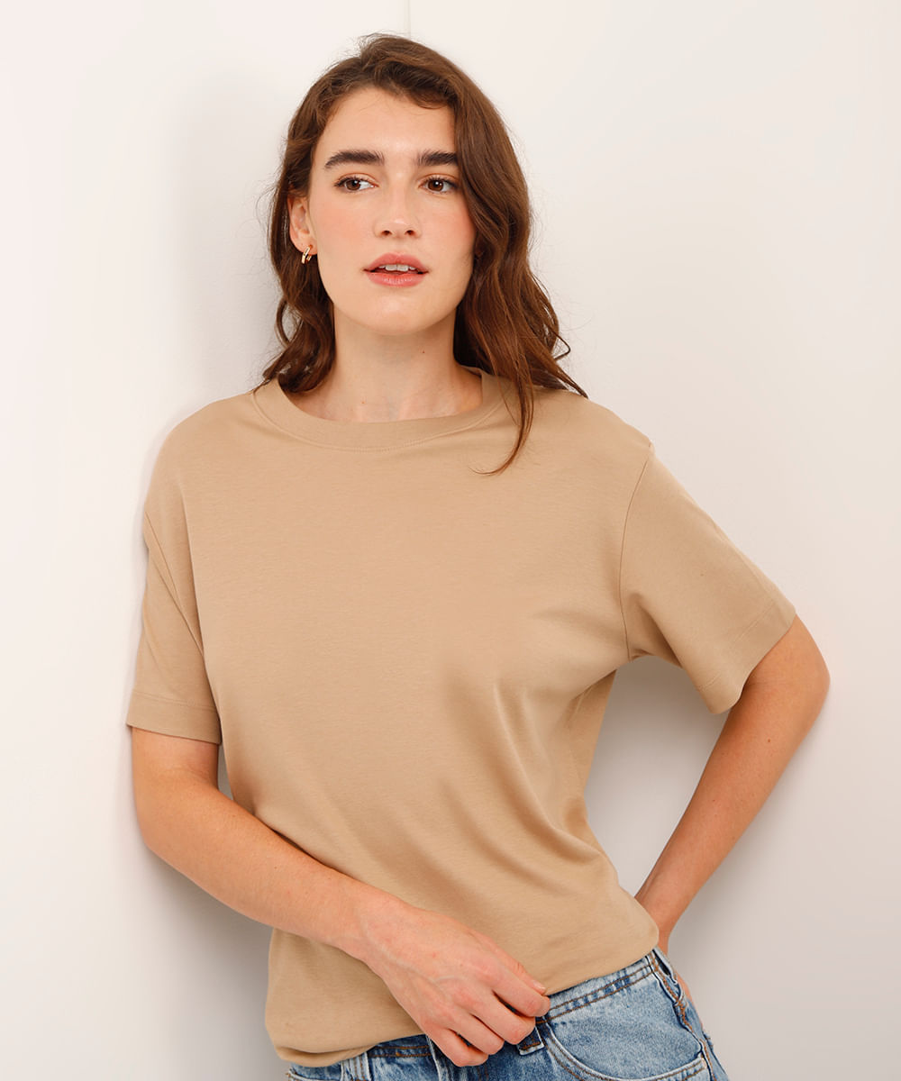 camiseta comfort feminina de algodão peruano interlock bege